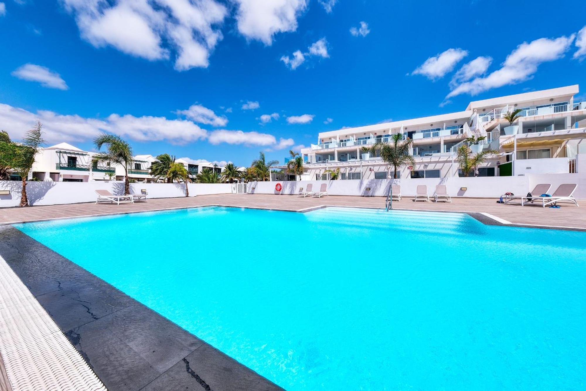 Luminosa Vivienda Vacacional Con Vista A La Piscina 科斯塔特吉塞 外观 照片